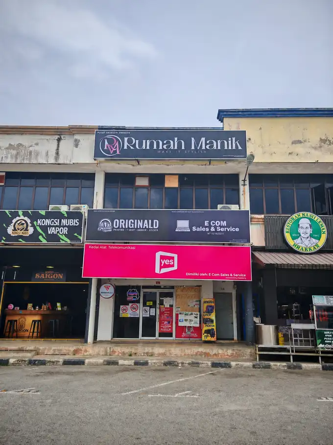 Gambar depan kedai Originald Vaporverse di Taman Cempaka, Ipoh